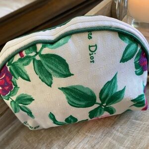 Christian Dior small Cosmetic Bag! Roses are Dior! 🌹🌹🌹🌹🌹🌹🌹🌹🌹🌹🌹🌹🌹🌹🌹🌹🌹🌹